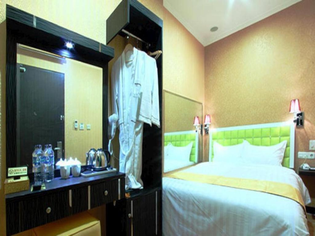 Hotel Rovi Boutique Jakarta Exterior photo