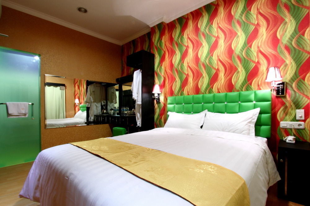 Hotel Rovi Boutique Jakarta Exterior photo